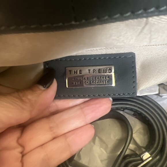 The Trend Genuine Leather Gray Black Doctor Style Crossbody Handbag - Picture 7 of 9